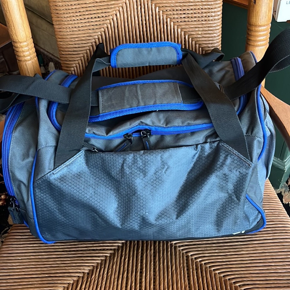 C9 by Champion Gym Duffle Travel Bag  Grey Royal Blue Trim 17”x 11” x 10” unisex